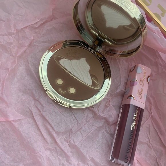 Too faced makeup - Picture 4 of 5